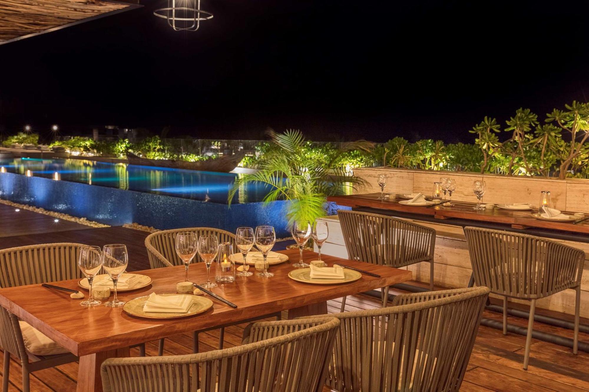 Отель The Yucatan Playa Del Carmen, Adults Only, Tapestry Collection By Hilton Экстерьер фото