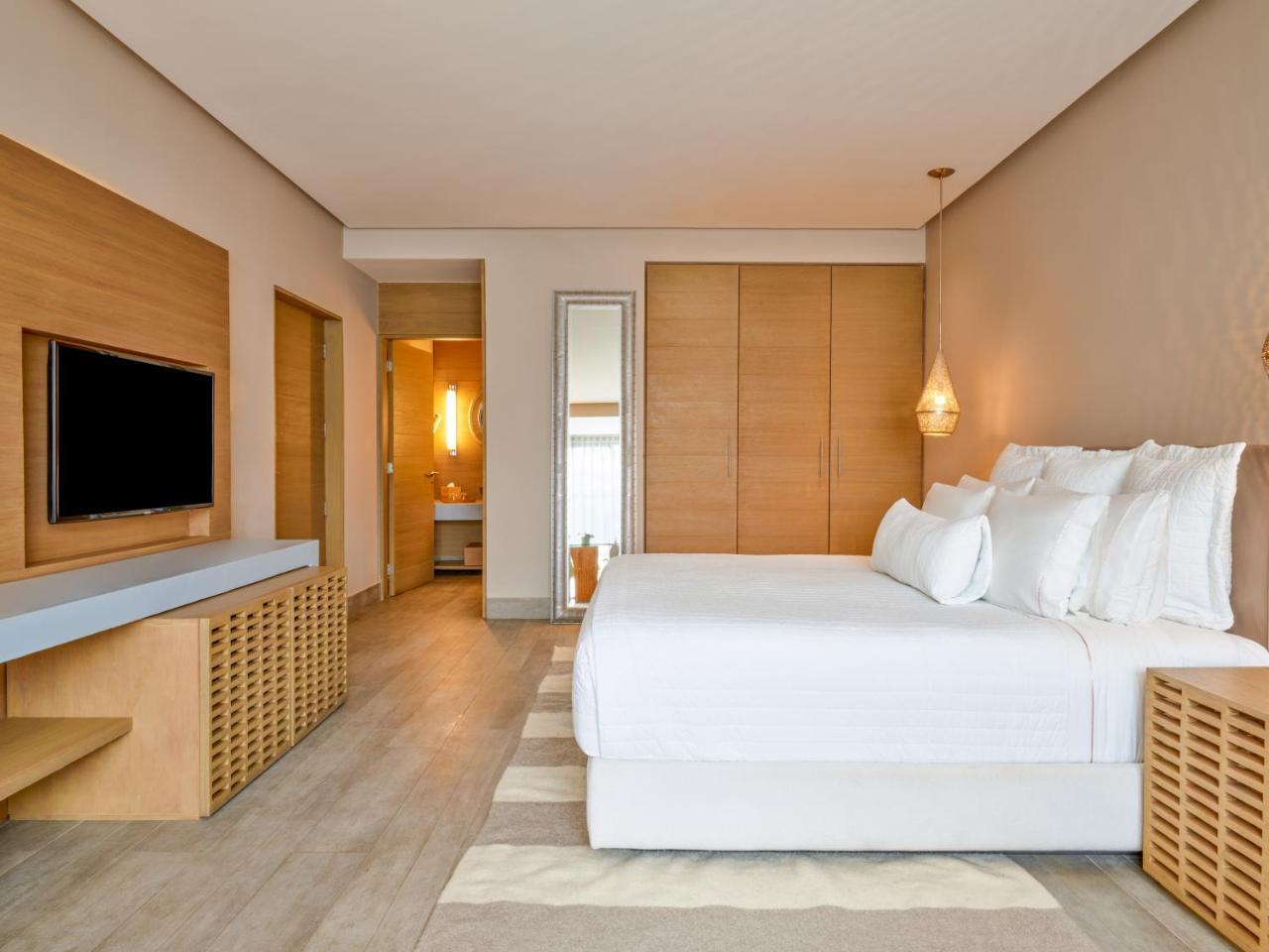 Отель The Yucatan Playa Del Carmen, Adults Only, Tapestry Collection By Hilton Экстерьер фото